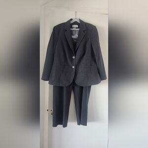 Calvin Klein Women Suit 16W with cute slits and botton details Good condition